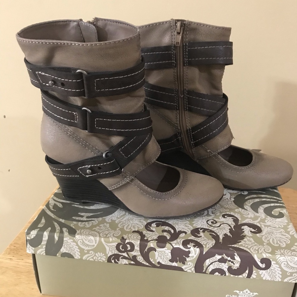 Tan Open-Front Boots - image 1